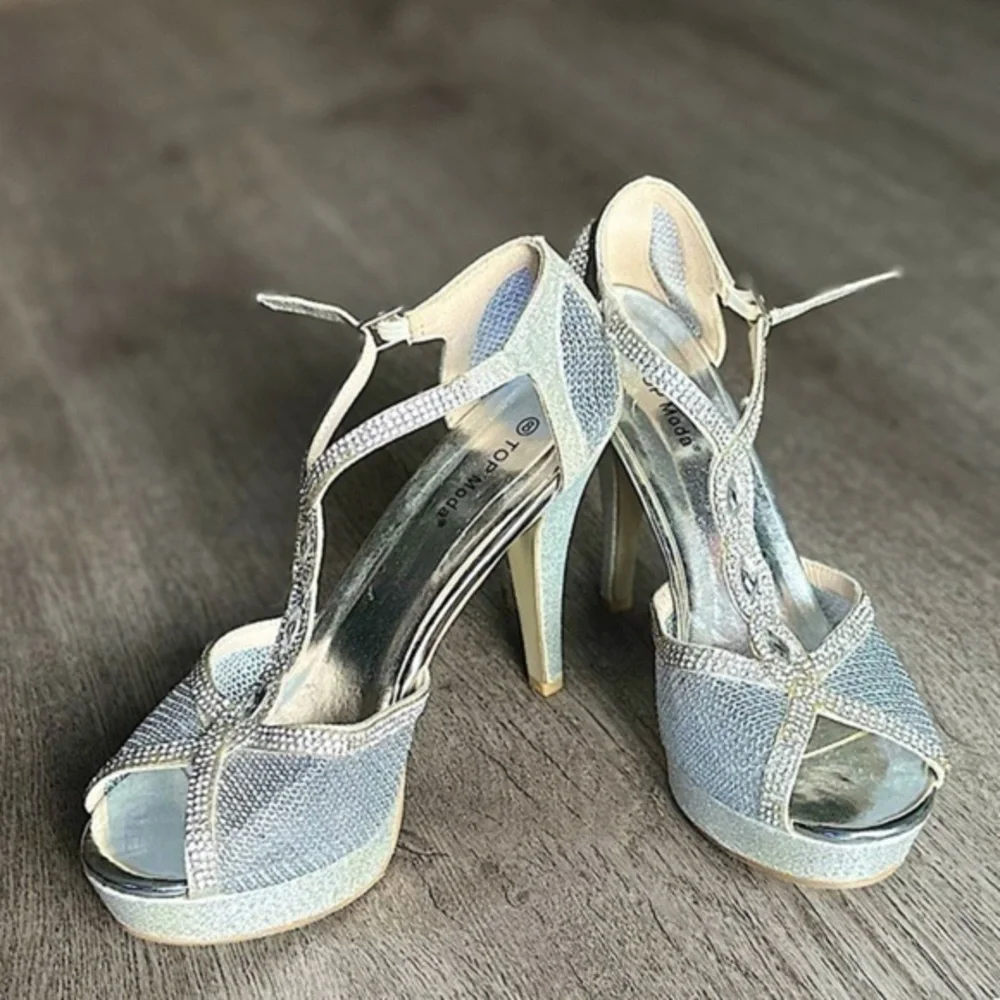 Top Moda silver platform sandal heels, women’s size 8